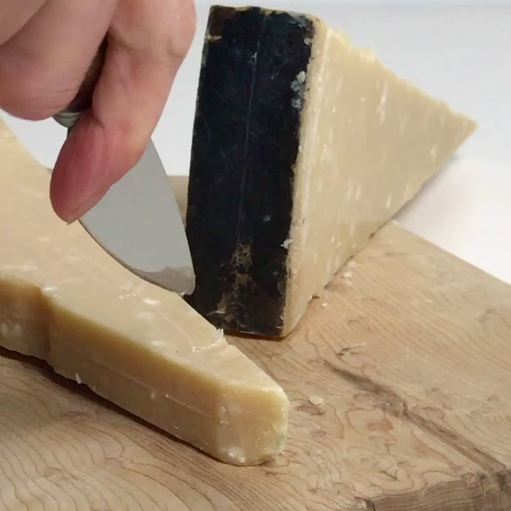 領主の黒チーズ"Sua Maestà il Nero"22-24ヶ月熟成 250g